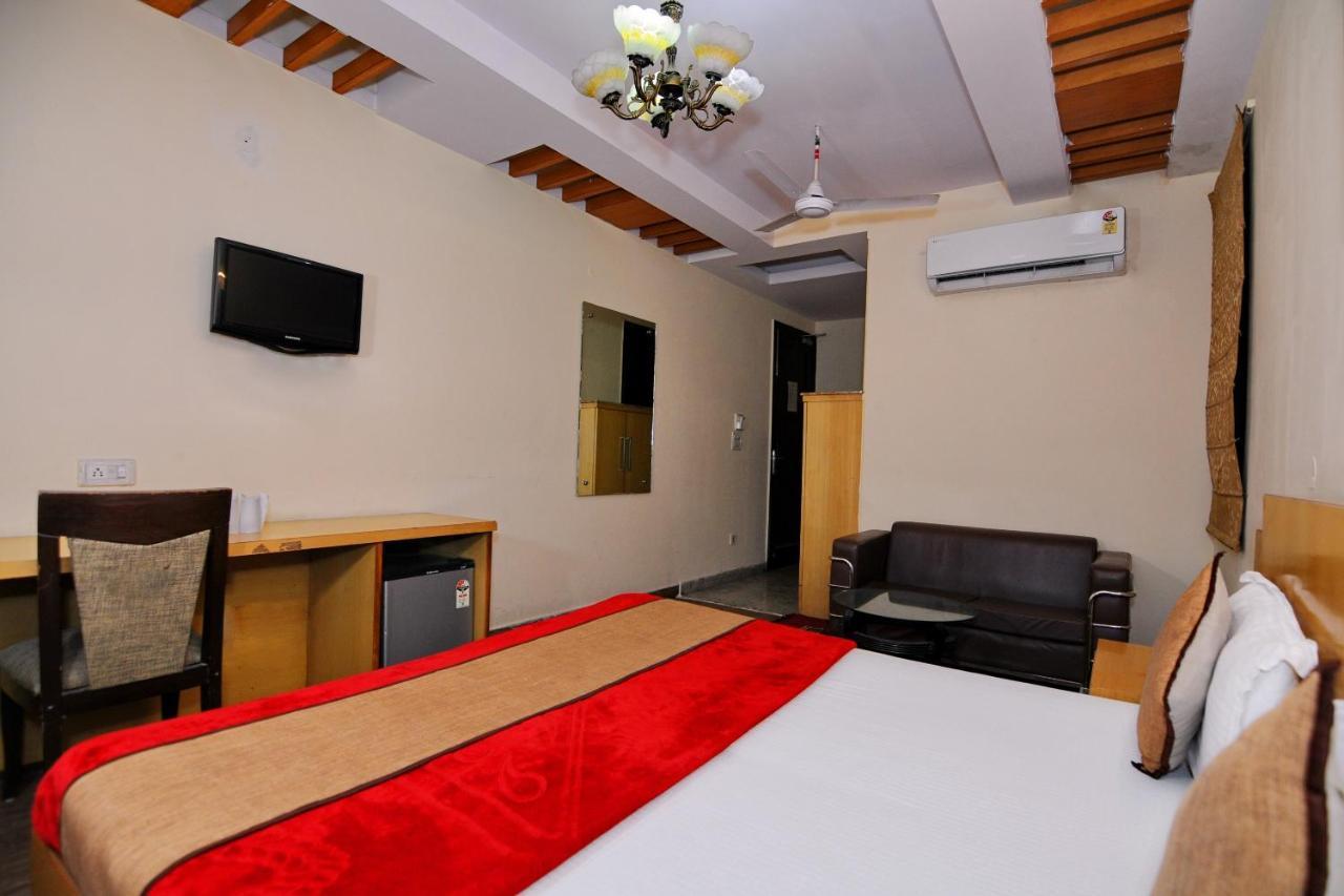 Hotel Tjs Grand Delhi  Luaran gambar