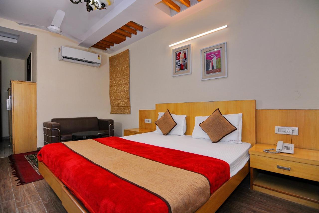 Hotel Tjs Grand Delhi  Luaran gambar