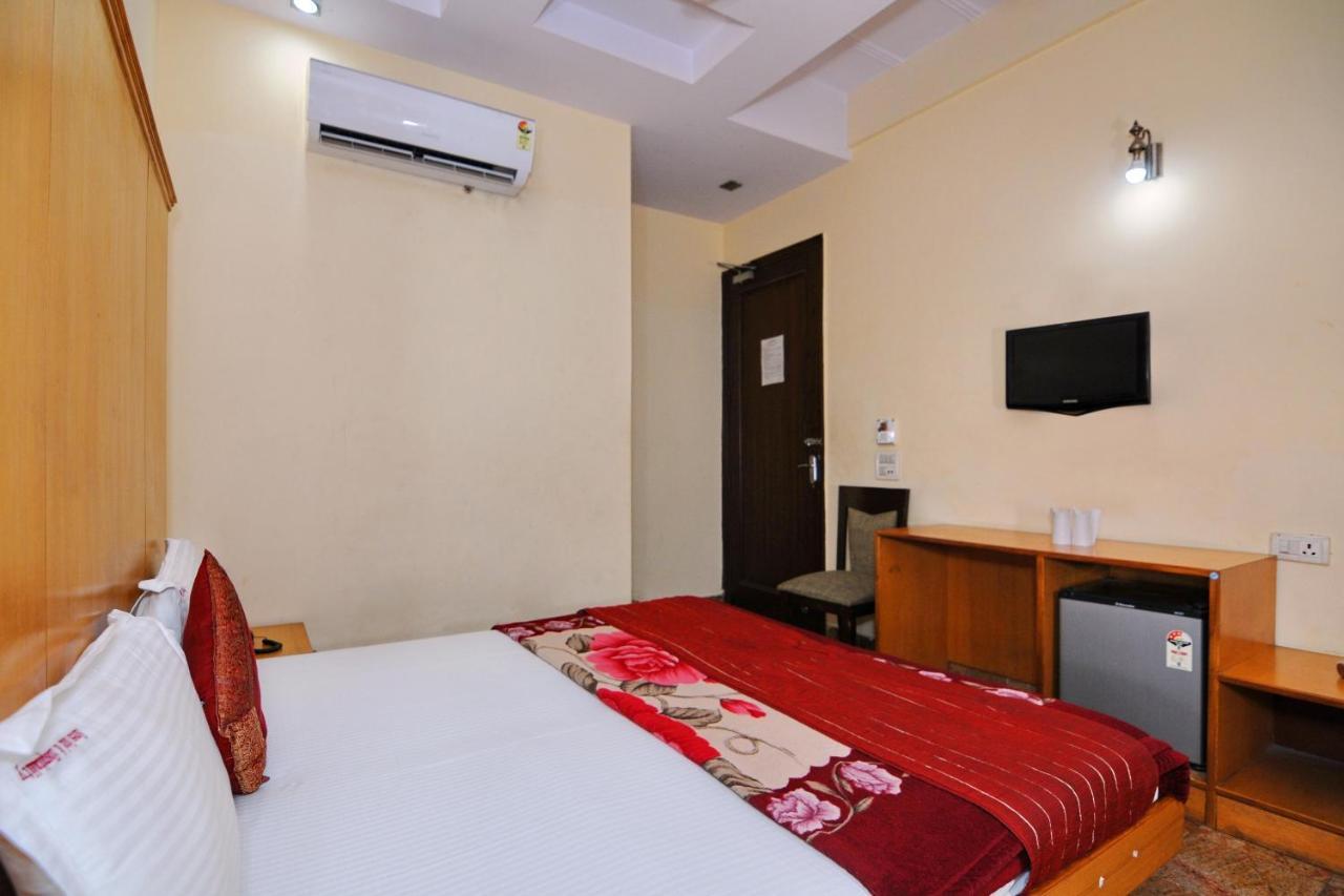 Hotel Tjs Grand Delhi  Luaran gambar
