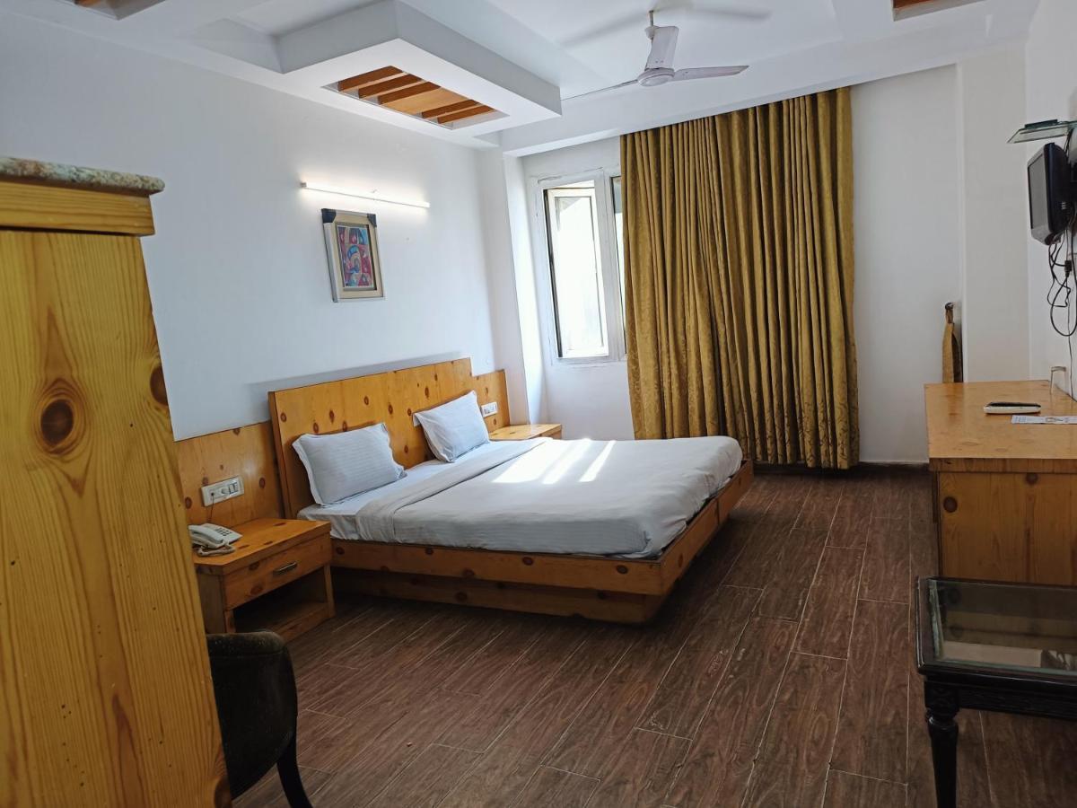 Hotel Tjs Grand Delhi  Luaran gambar