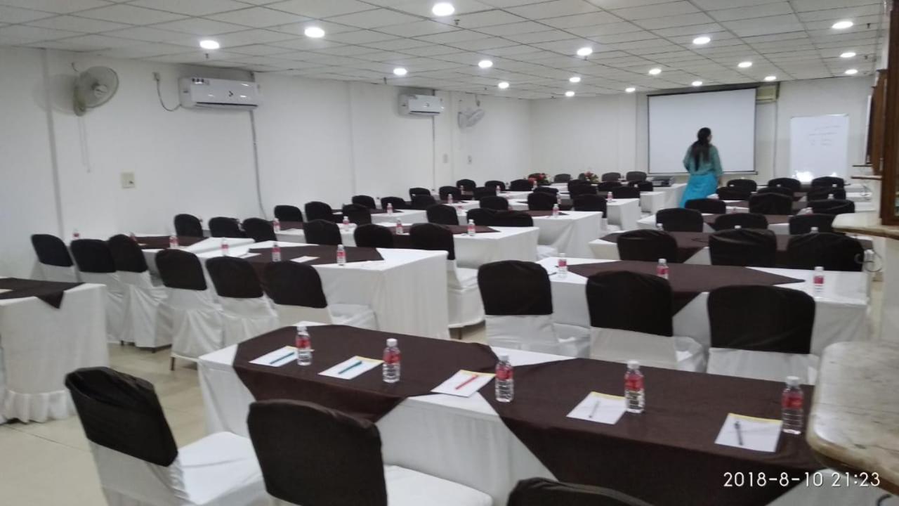Hotel Tjs Grand Delhi  Luaran gambar